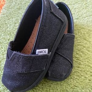 Tom’s Black Velcro Slip On